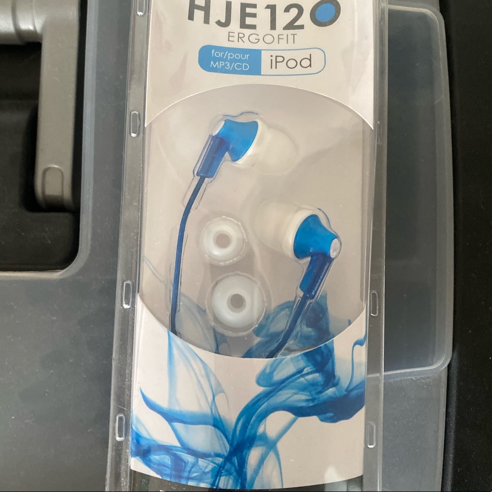Wired headphones